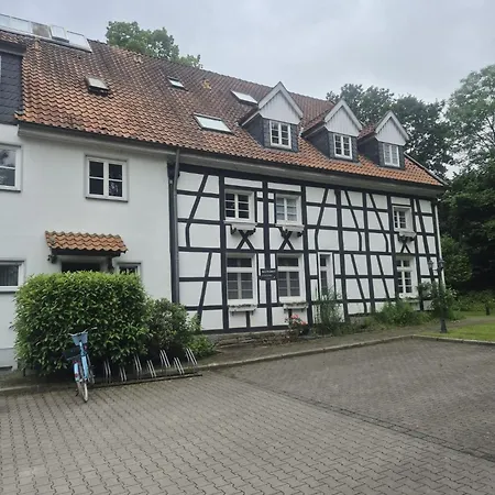 Zum Schultenhof 2* Bochum