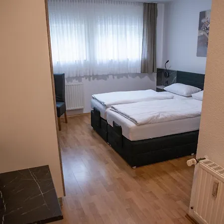 Zum Schultenhof 2*