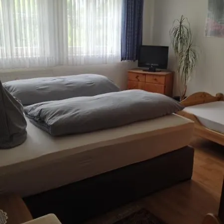 Zum Schultenhof 2*